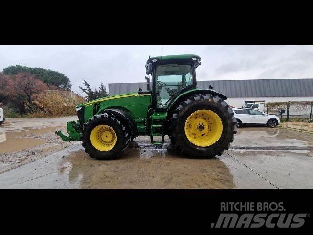 John Deere 8310R トラクター