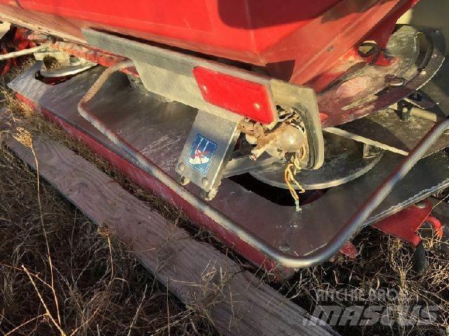 Kuhn GLB 1400 ミネラル散布機