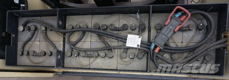 Hubtex S40E サイドローダー