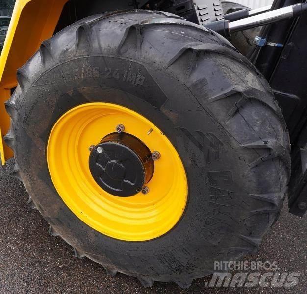 JCB 940-4 ラフターテレントラック
