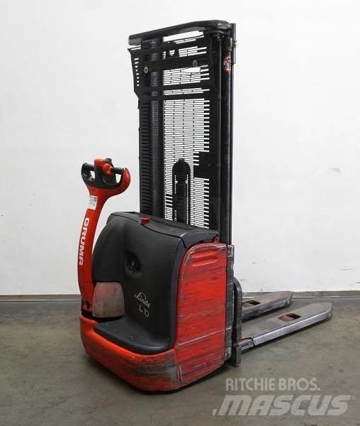 Linde L 10 379 自走式スタッカー