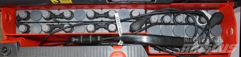 Linde L 10 379 自走式スタッカー