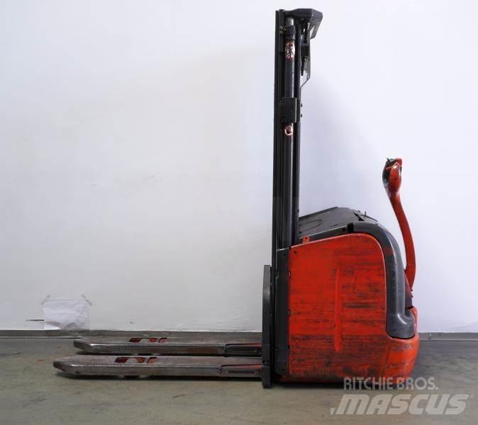 Linde L 14 372 自走式スタッカー