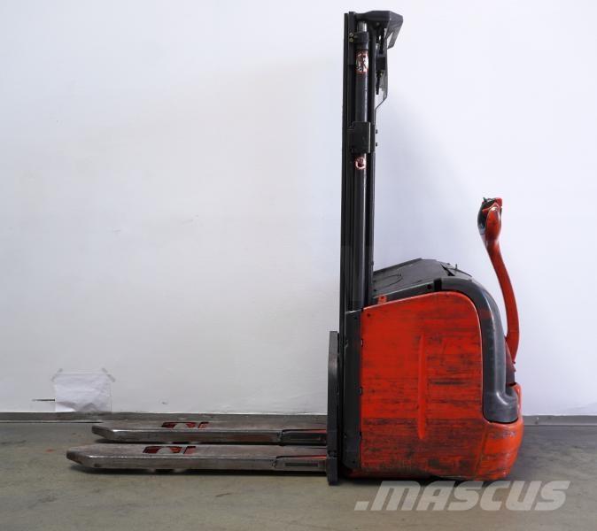Linde L 14 372 自走式スタッカー