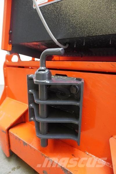 Linde P 30 132 トーイングトラック