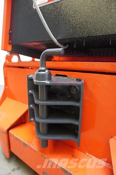 Linde P 30 132 トーイングトラック