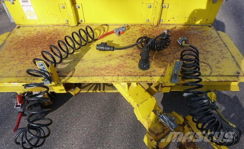 Pefra 4000 フラットベッド／ドロップサイドトレーラー