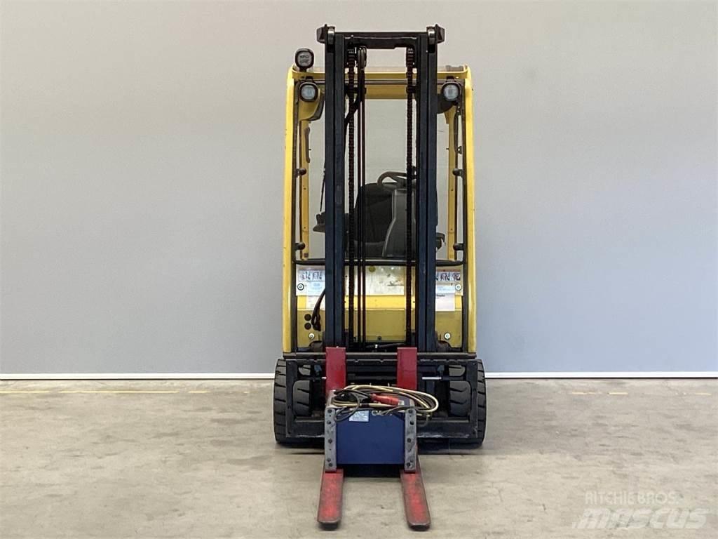Hyster J2.0XMT バッテリーフォークリフト