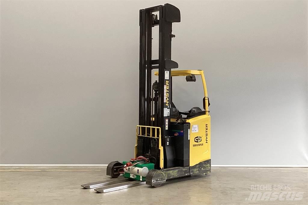 Hyster R1.6 リーチフォークリフト