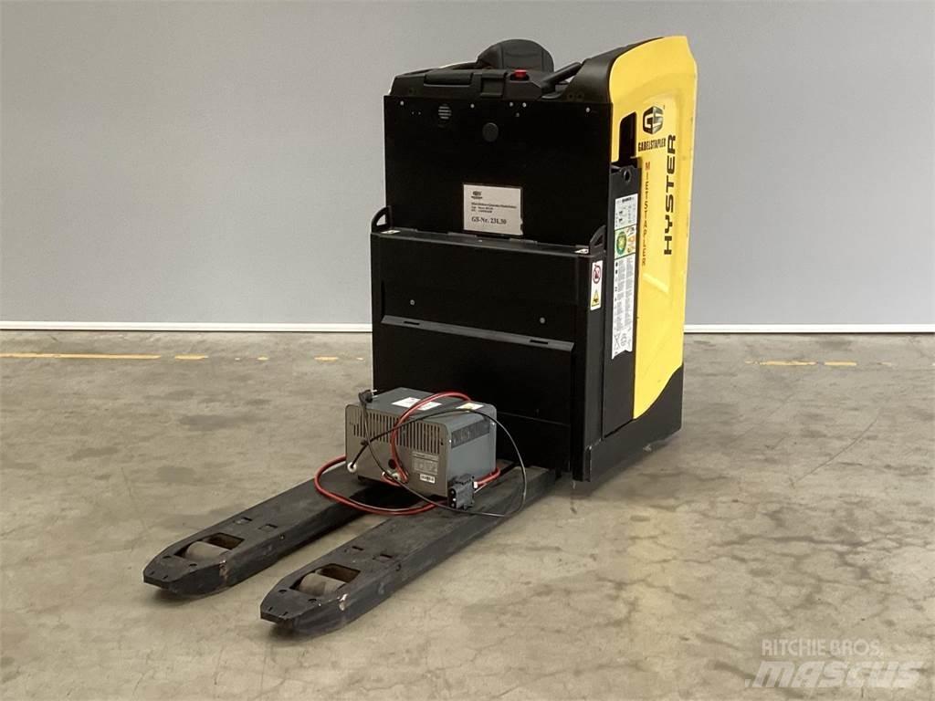Hyster RP2.0N 自走式スタッカー