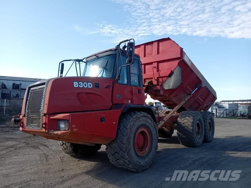 Bell B30B アーティキュレート式ダンプトラック