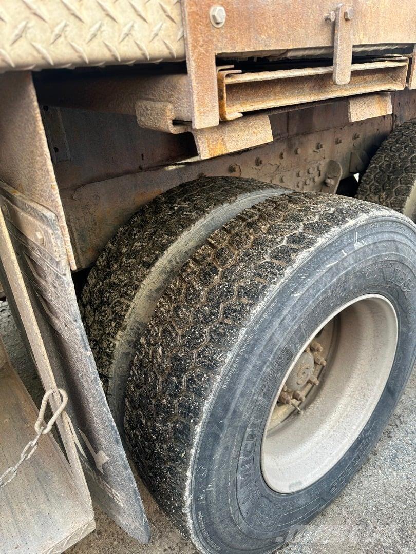 National 1500 クレーントラック、ユニック車