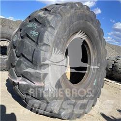 BKT 35/65R33 タイヤ、ホイル、リム