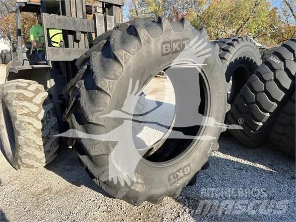 BKT 710/70R42 建設機械 -　その他