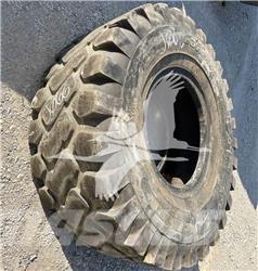  CAMSO 20.5X25 タイヤ、ホイル、リム