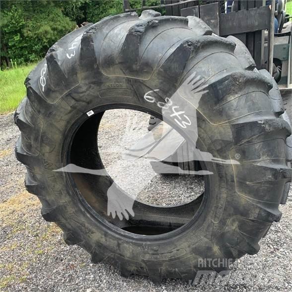 Titan 18.4R30 建設機械 -　その他