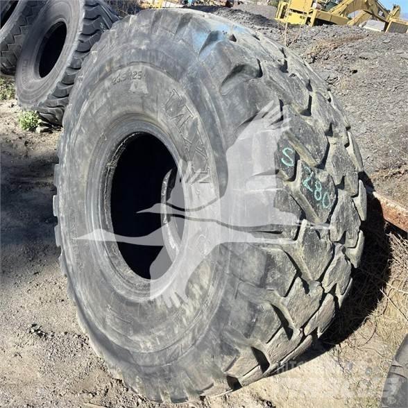Titan 23.5R25 タイヤ、ホイル、リム