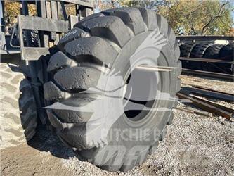 Titan 26.5x25 タイヤ、ホイル、リム