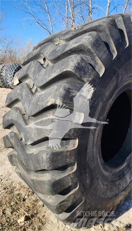 Titan 29.5x29 タイヤ、ホイル、リム
