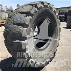 Toyo 35/65x33 タイヤ、ホイル、リム