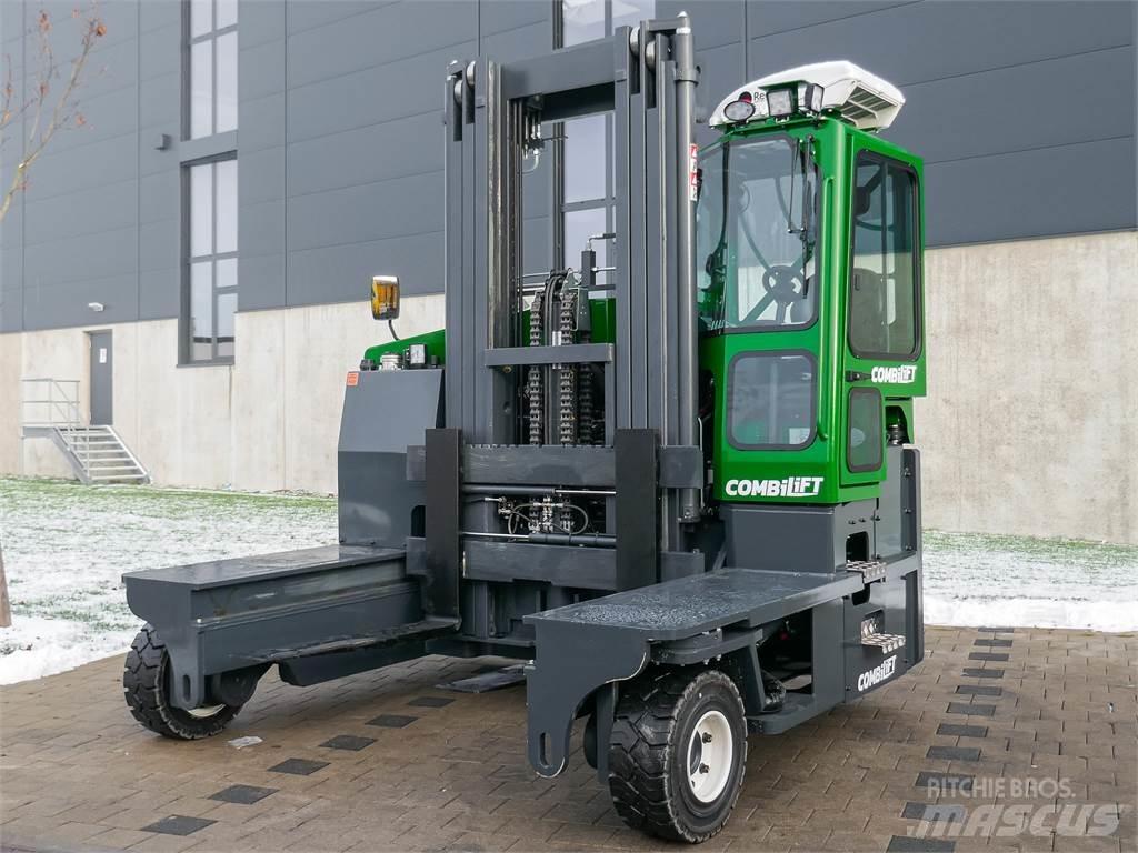 Combilift C 6000 全方向リーチ型フォークリフト