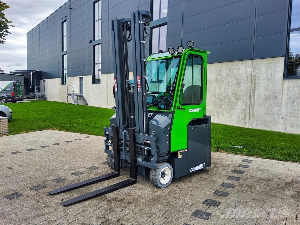 Combilift CBE 3000 全方向リーチ型フォークリフト