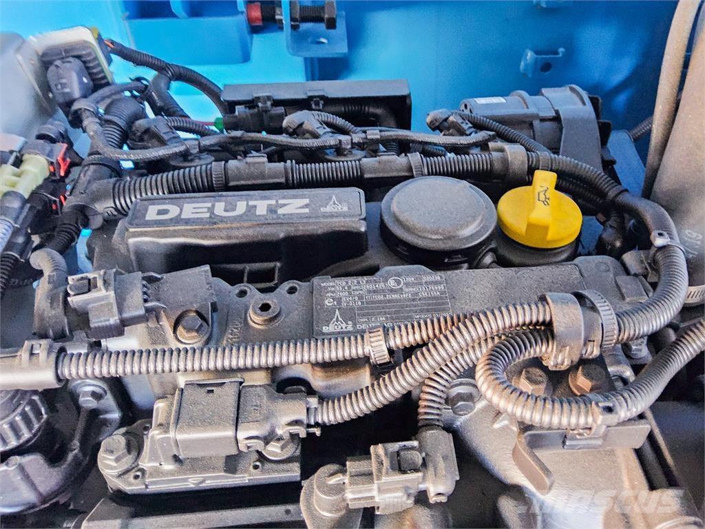 Genie SX-135 XC ブームリフト　直伸型