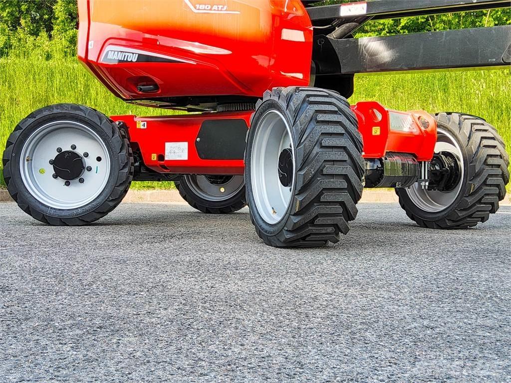 Manitou 180 ATJ ブームリフト　屈伸型