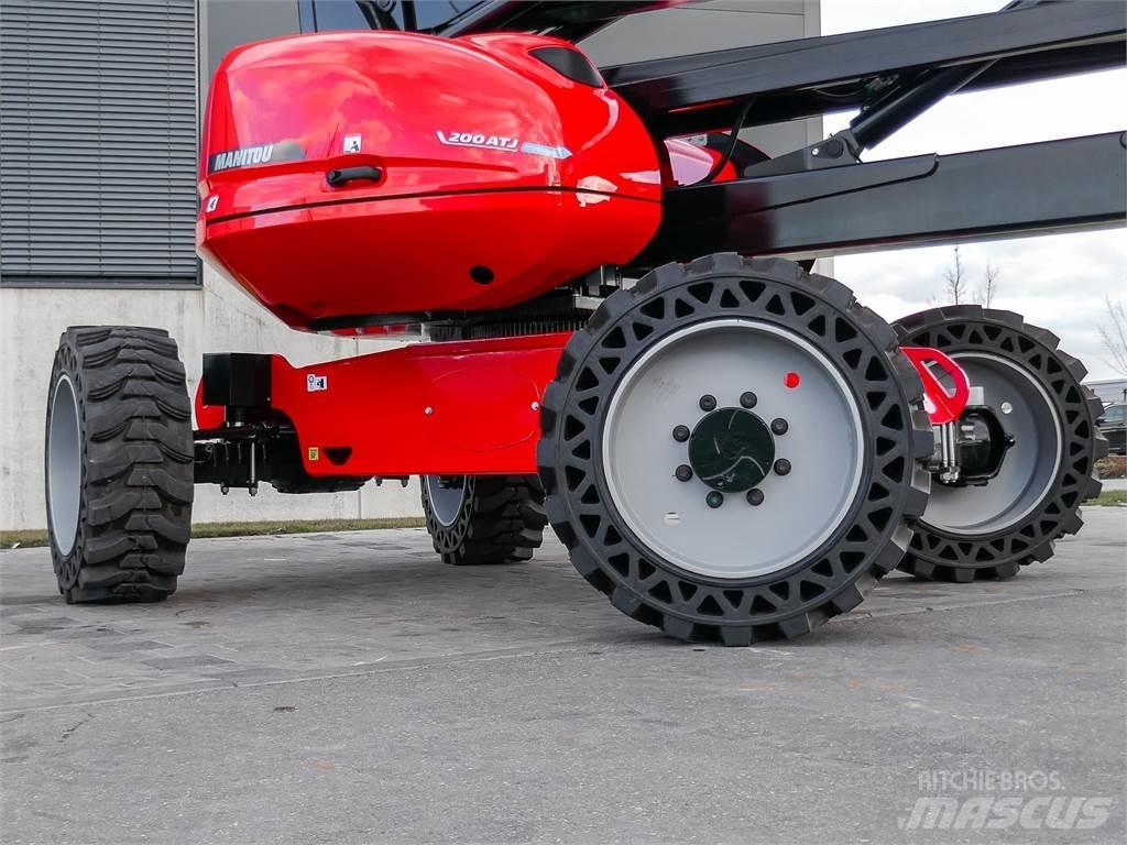 Manitou 200 ATJ ブームリフト　屈伸型