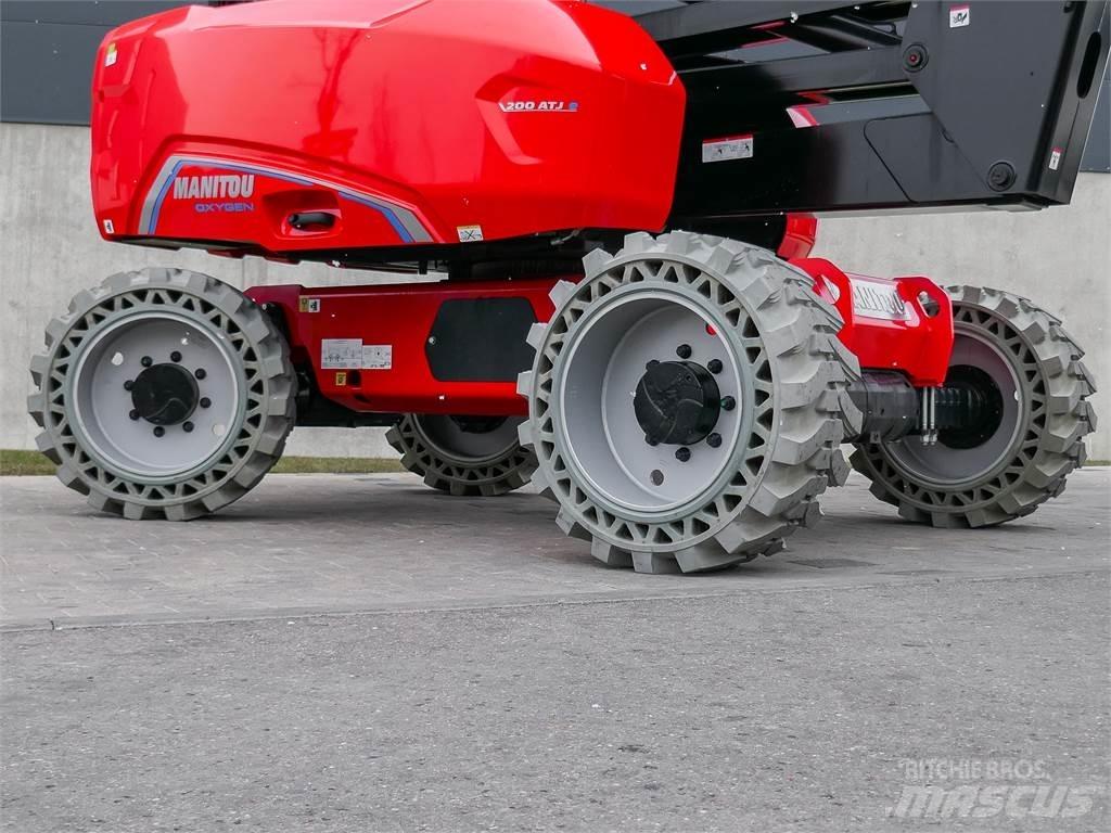 Manitou 200 ATJE ブームリフト　屈伸型