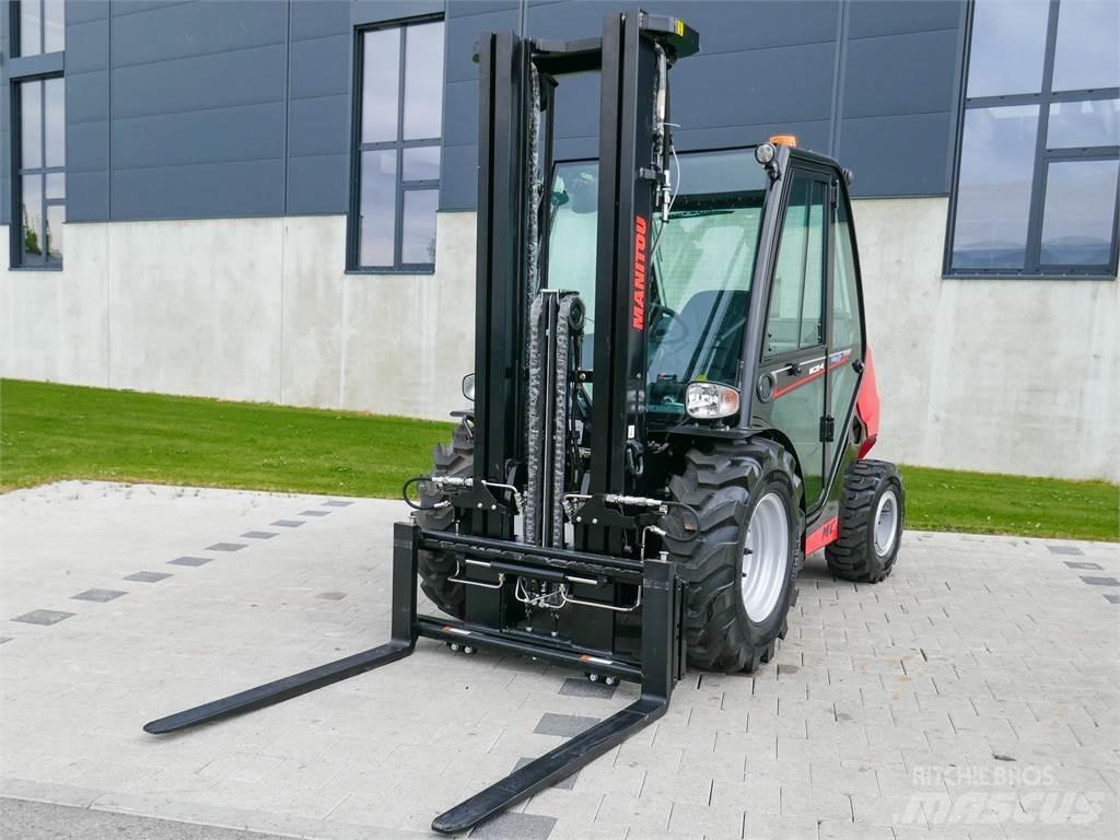 Manitou MC 25-4 ラフターテレントラック