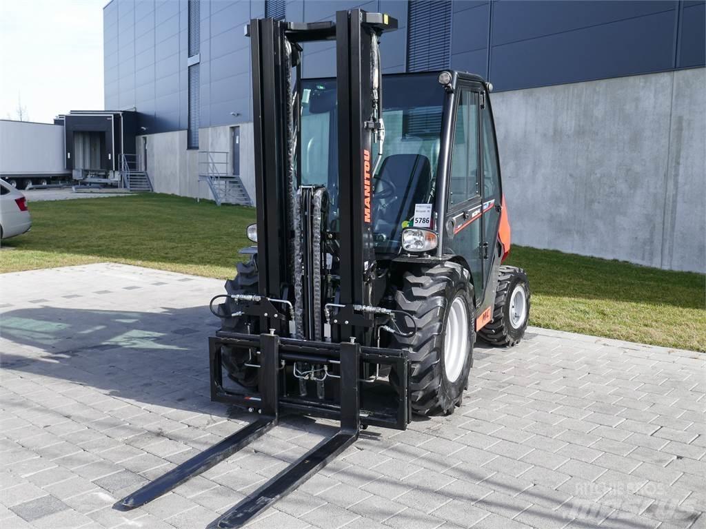 Manitou MC 25-4 ラフターテレントラック