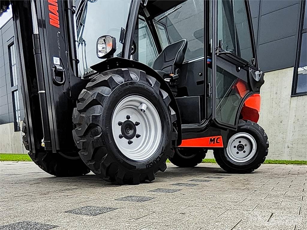 Manitou MC 25-4 ラフターテレントラック