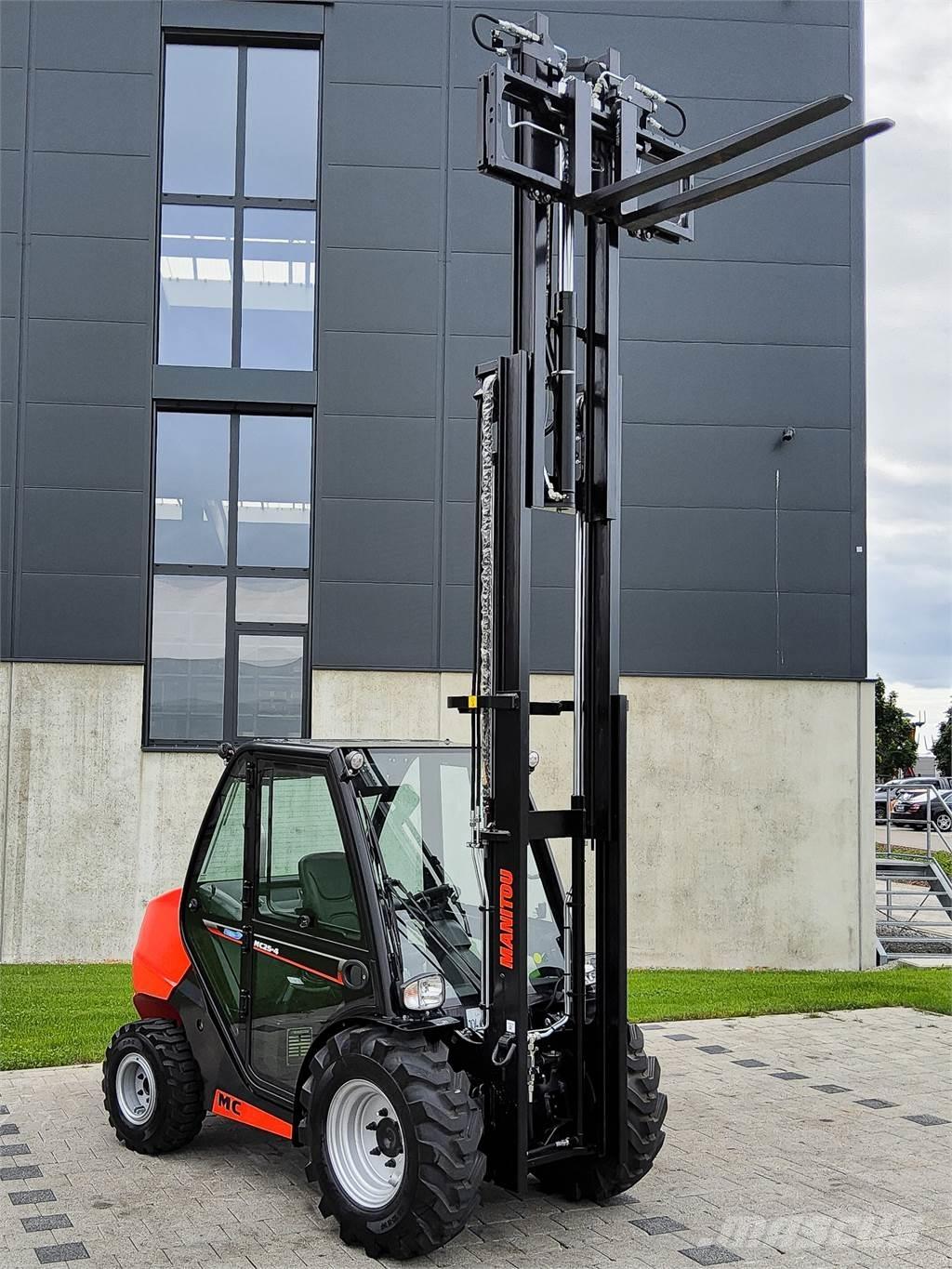 Manitou MC 25-4 ラフターテレントラック