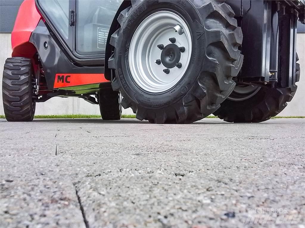 Manitou MC 25-4 ラフターテレントラック