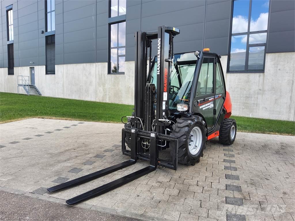 Manitou MC 30-4 ラフターテレントラック