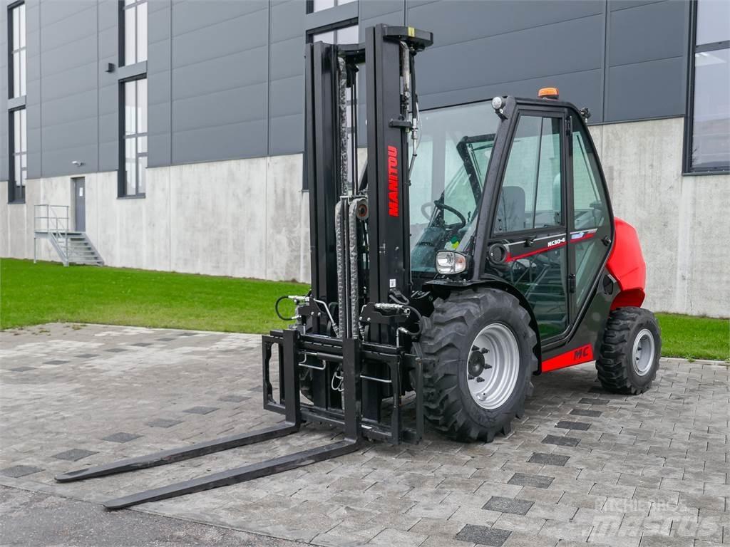 Manitou MC 30-4 ラフターテレントラック