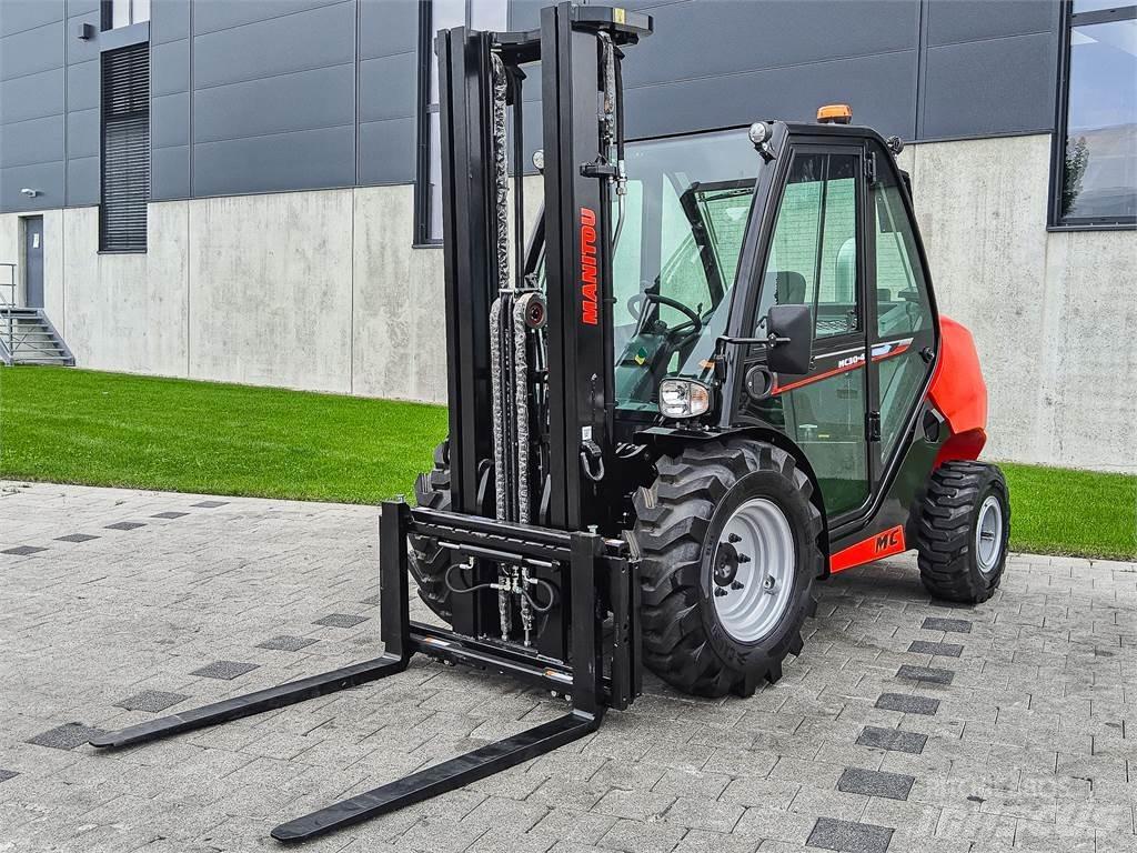 Manitou MC 30-4 ラフターテレントラック