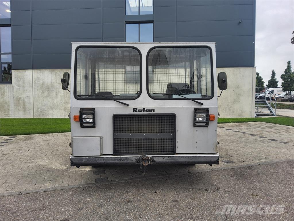Rofan TPR-10 トーイングトラック