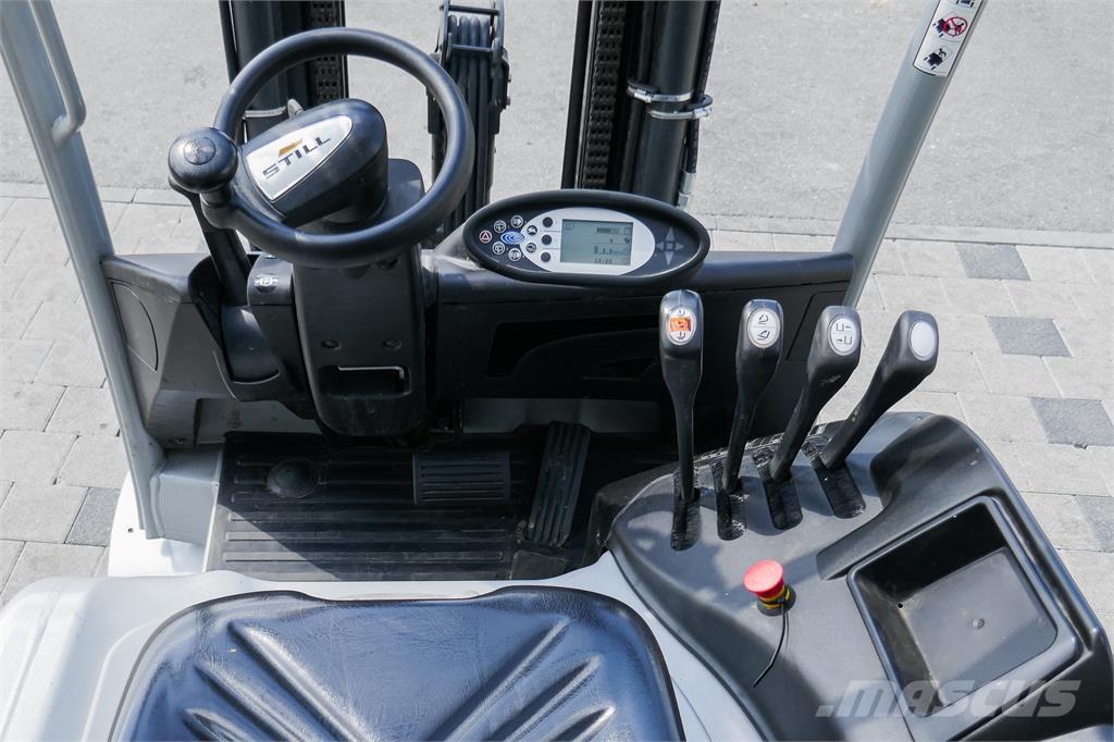 Still RX 60-30 バッテリーフォークリフト