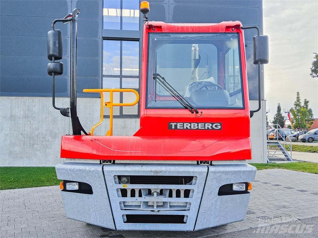 Terberg YT 223 ターミナルトラクター