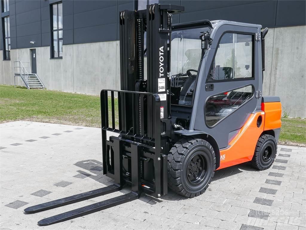 Toyota 52-8FDJF35 ディーゼル・軽油