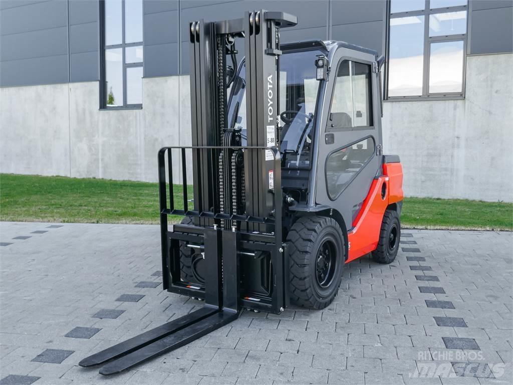 Toyota 52-8FDJF35 ディーゼル・軽油