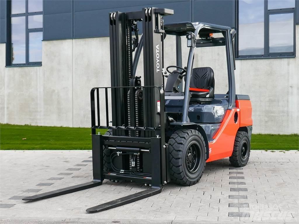 Toyota 52-8FDJF35 ディーゼル・軽油
