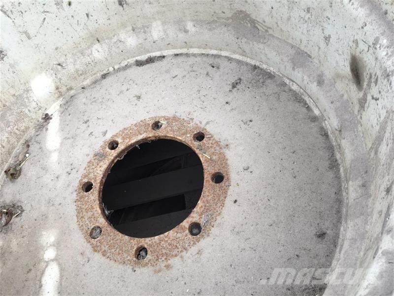  - - - 30.5  x  32 タイヤ、ホイル、リム