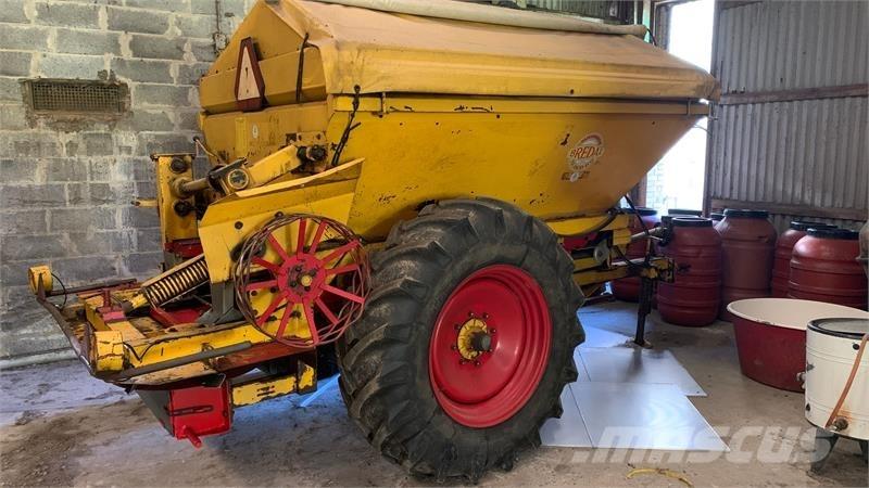 Bredal B 4 ミネラル散布機