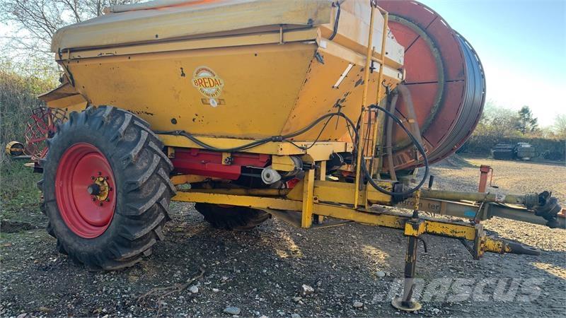 Bredal B 4 ミネラル散布機