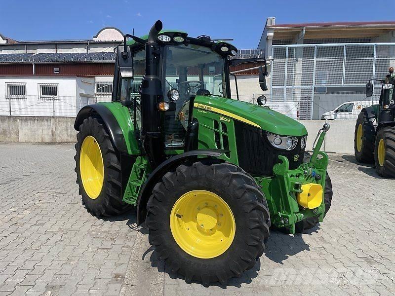 John Deere 6120M トラクター