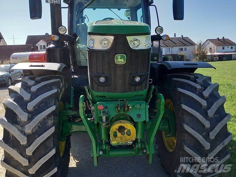 John Deere 6215R トラクター