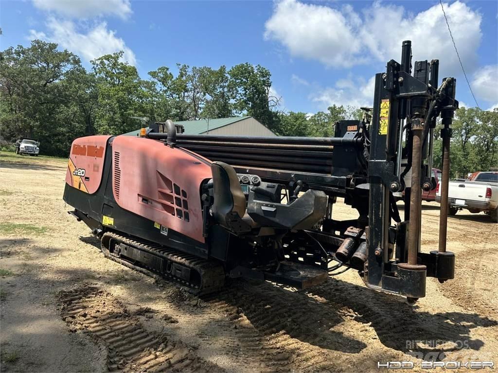 Ditch Witch JT20 水平掘削リグ